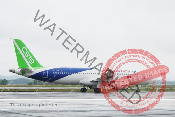 Máy bay 'Made in China' lần đầu đến Việt Nam